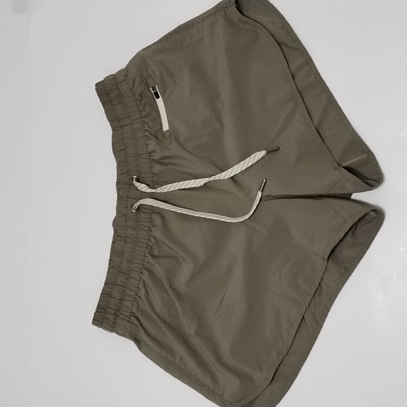 Vuori Pants - Vuori Clementine Short 2.0